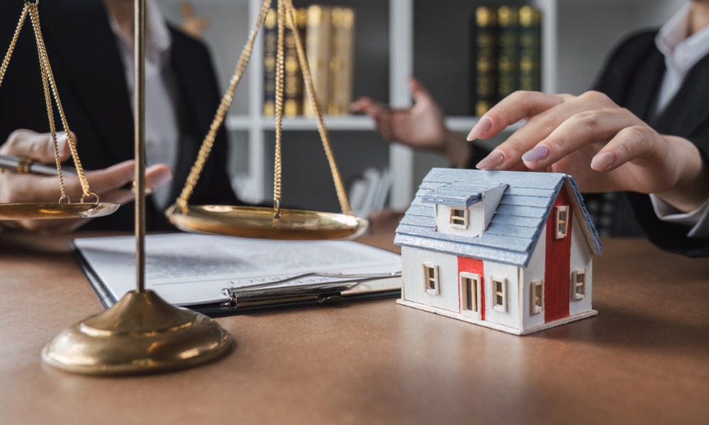 مشاور ملکی ترازوی عدالت معاملات